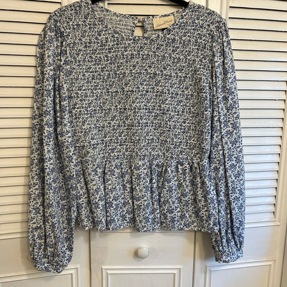 Universal Thread Blue and White Textured Top